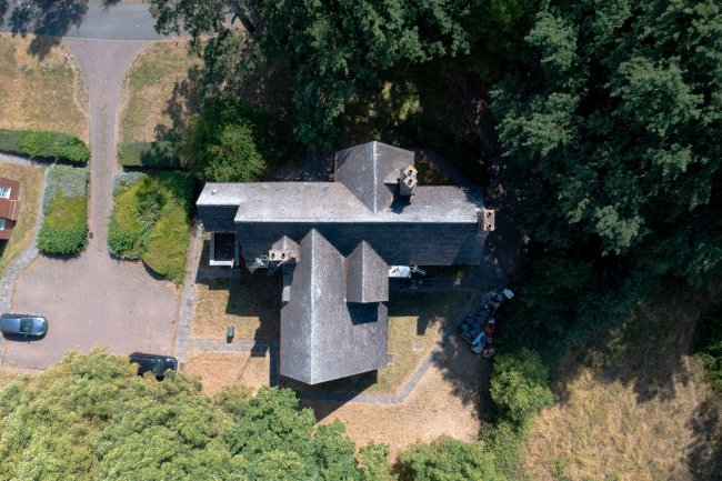 8 The Drive, Countesthorpe, Leicester, LE8 5PB
 4