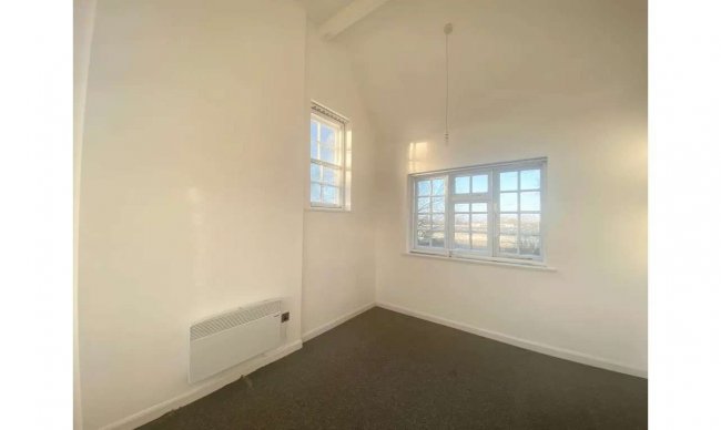 9 The Drive, Countesthorpe, Leicester, LE8 5PB
 5