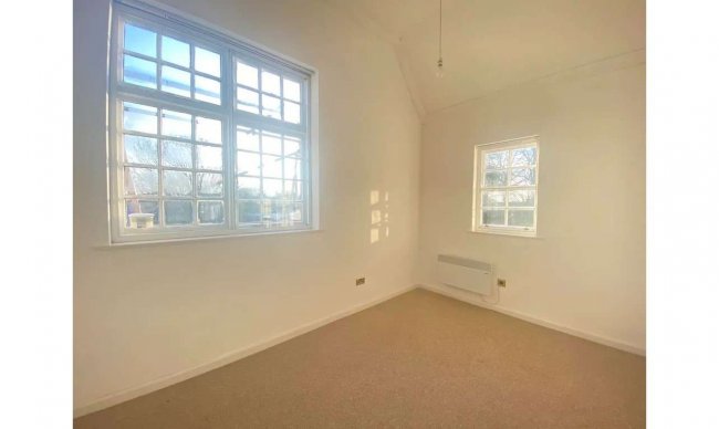 9 The Drive, Countesthorpe, Leicester, LE8 5PB
 5