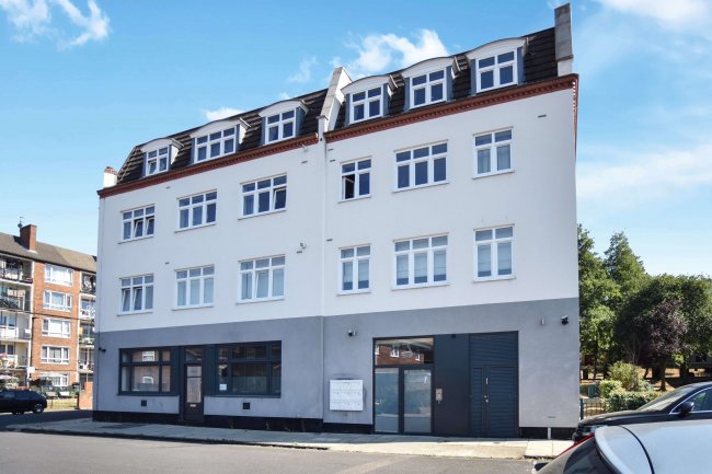 Ground Floor & Basement, 7 Heather Close, London SW8 3BS
 10