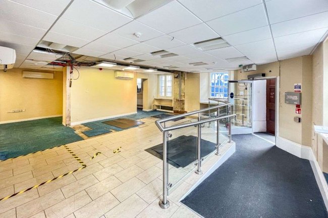 61 Cheap Street, Sherborne, Dorset DT9 3BB 10