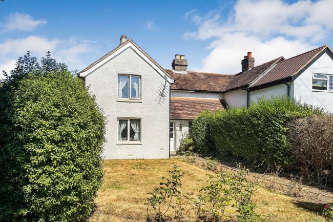 2 Redlands Cottage, Redlands Lane, Emsworth, Hampshire PO10 7SN
 9