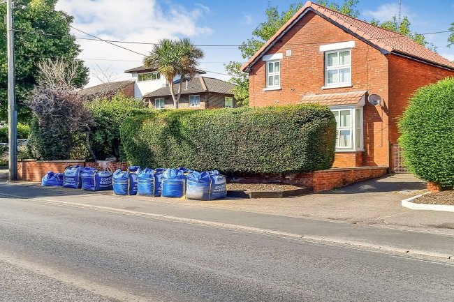 100 Charlton Road, Andover, Hampshire SP10 3JY 9