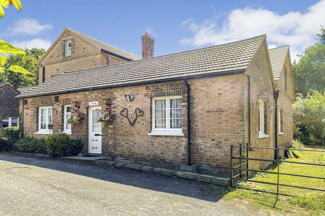 Darley, Fletching, Uckfield, East Sussex TN22 3YB
 6