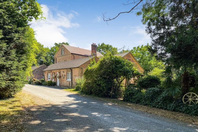 Darley, Fletching, Uckfield, East Sussex TN22 3YB
 6