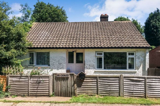 Brickwood, Fourteen Acre Lane, Three Oaks, Hastings, East Sussex TN35 4NB
 7
