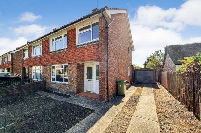 15 Cellar Hill, Lynsted, Kent ME9 9QY
 2