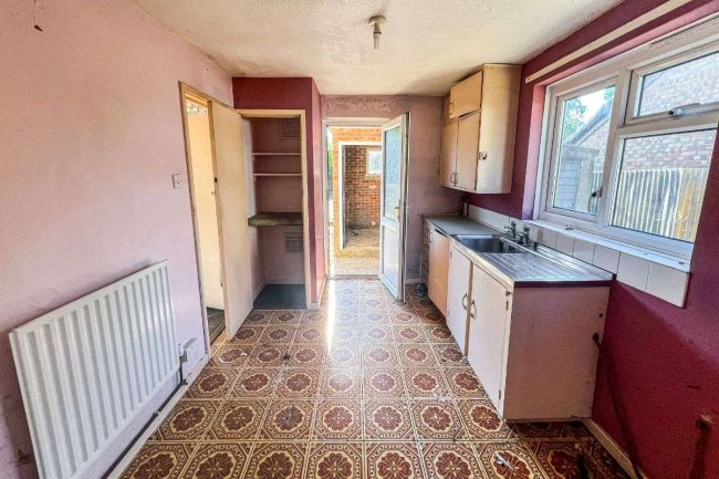 15 Cellar Hill, Lynsted, Kent ME9 9QY
 2