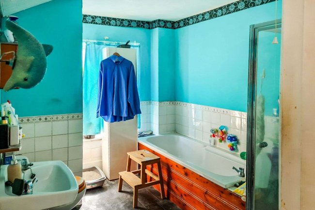 8 Hamilton Road, Gillingham, Kent, ME7 1QJ 2