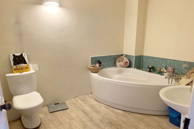 13 South Street, Leominster, Herefordshire, HR6 8JA
 4