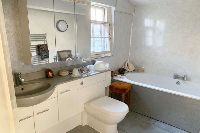 13 South Street, Leominster, Herefordshire, HR6 8JA
 4