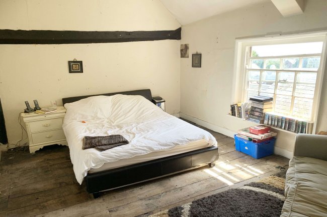 13 South Street, Leominster, Herefordshire, HR6 8JA
 4