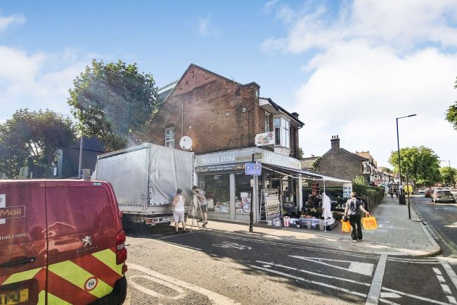 140 High Street South, East Ham, London E6 3RW
 9