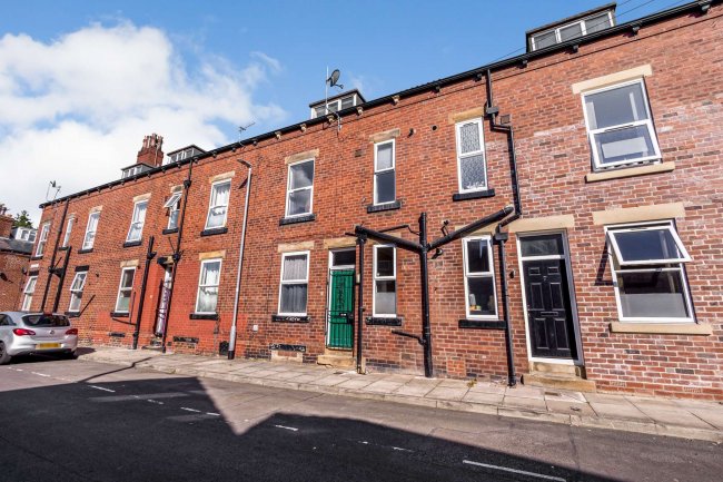 5 Kepler Grove, Harehills, Leeds, West Yorkshire LS8 5EL
 10