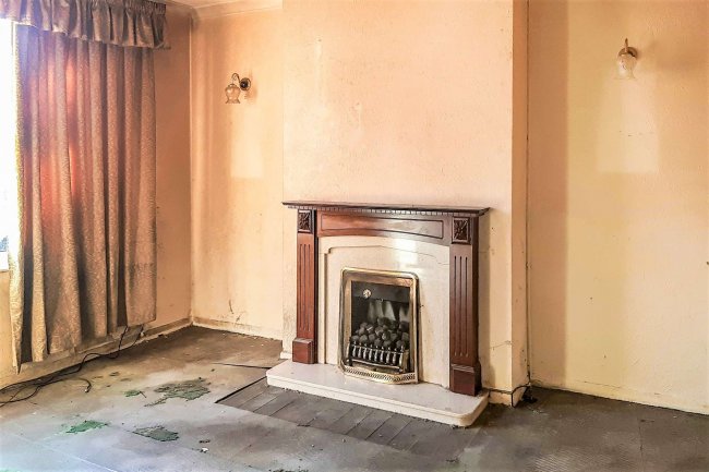 33 Gordon Crescent, Stoke on Trent ST1 6BU
 7