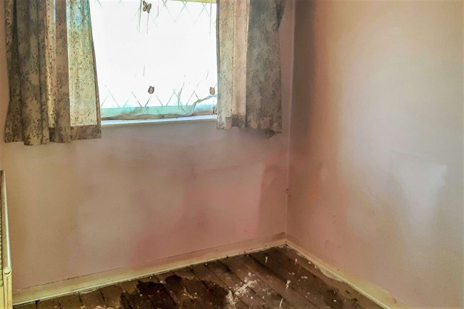 33 Gordon Crescent, Stoke on Trent ST1 6BU
 7