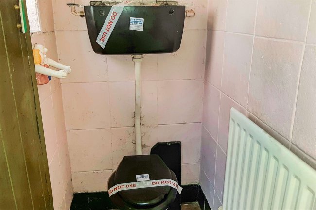 33 Gordon Crescent, Stoke on Trent ST1 6BU
 7