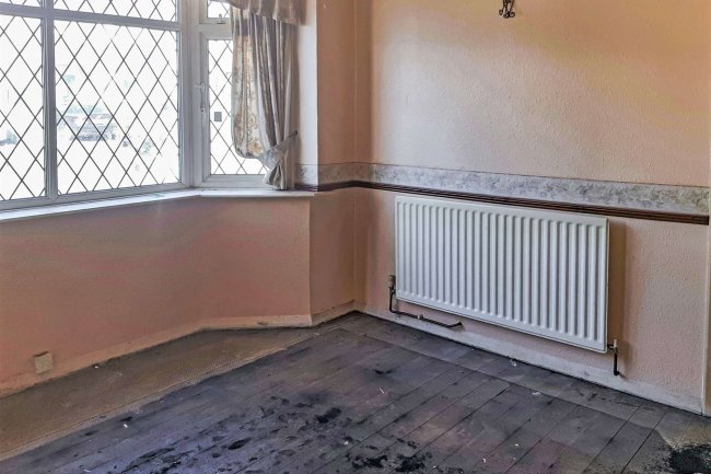 33 Gordon Crescent, Stoke on Trent ST1 6BU
 7