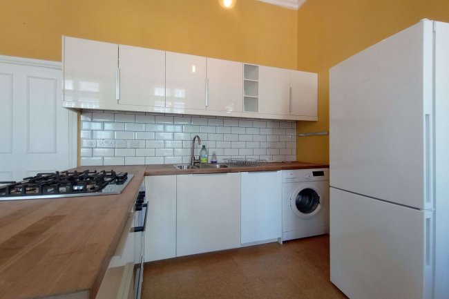 19a Wolsey Mews, Kentish Town, London NW5 2DX 
 6