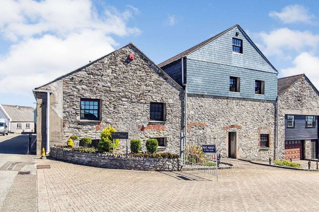 Carew Wharf Business Centre, Torpoint, PL11 2RF
 7