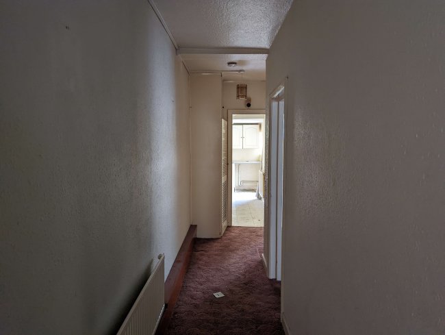 Lower Ground Floor / Basement Flat, 130 Lower Addiscombe Road, Croydon, Surrey CR0 6AE 1