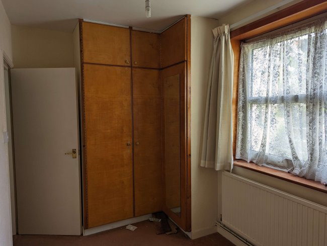 Lower Ground Floor / Basement Flat, 130 Lower Addiscombe Road, Croydon, Surrey CR0 6AE 1