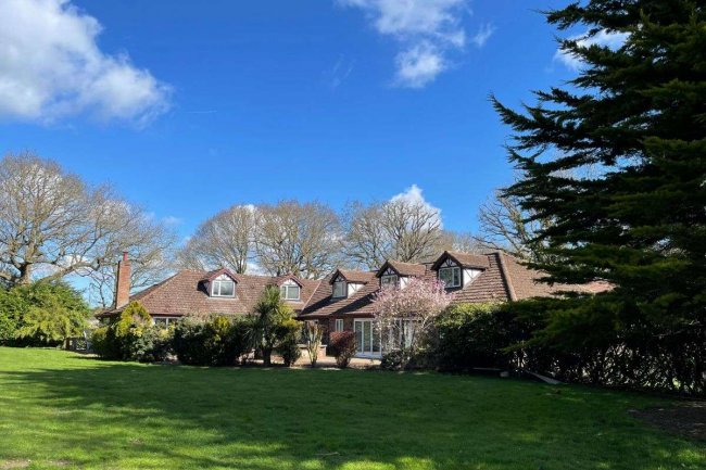 Brackenwood, Sandy Lane, Horsford, Norwich NR10 3EB 3