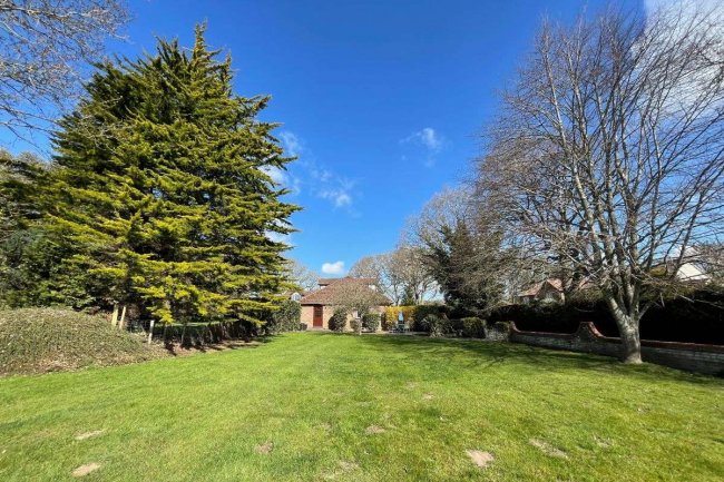 Brackenwood, Sandy Lane, Horsford, Norwich NR10 3EB 3