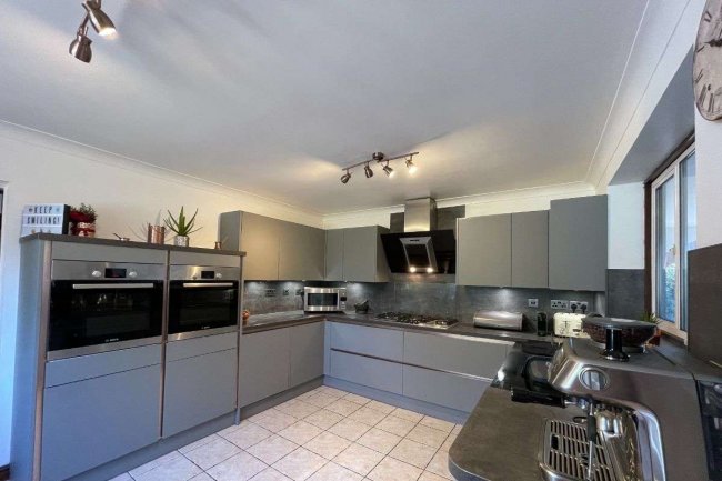 Brackenwood, Sandy Lane, Horsford, Norwich NR10 3EB 3