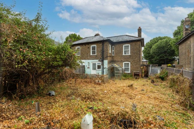 40 Chapel House Street, Isle of Dogs, London E14 3AS 6