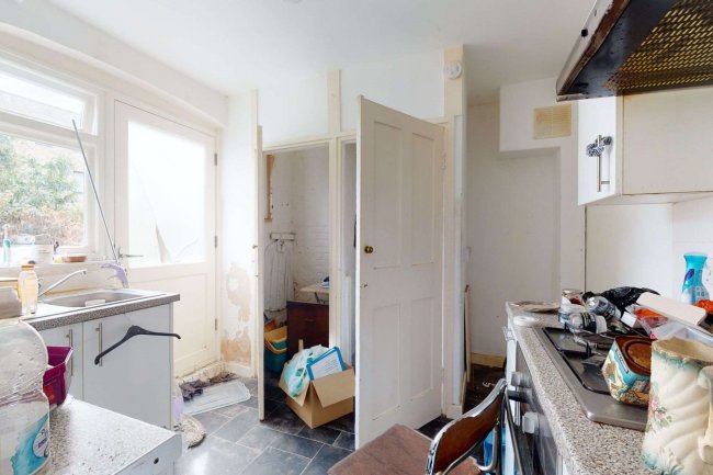 40 Chapel House Street, Isle of Dogs, London E14 3AS 6