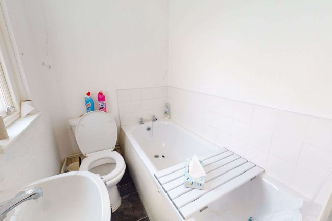 40 Chapel House Street, Isle of Dogs, London E14 3AS 6