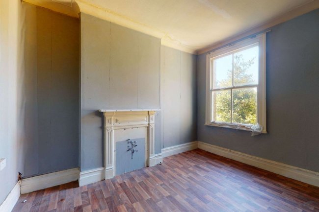 1 Quintin Avenue, Wimbledon Chase, London SW20 8LD 3