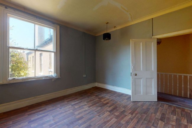 1 Quintin Avenue, Wimbledon Chase, London SW20 8LD 3