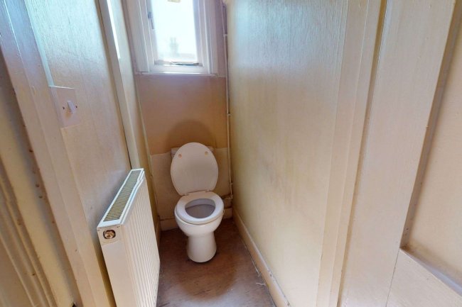 1 Quintin Avenue, Wimbledon Chase, London SW20 8LD 3