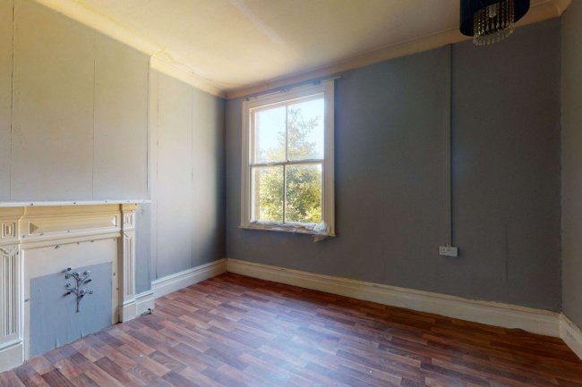 1 Quintin Avenue, Wimbledon Chase, London SW20 8LD 3