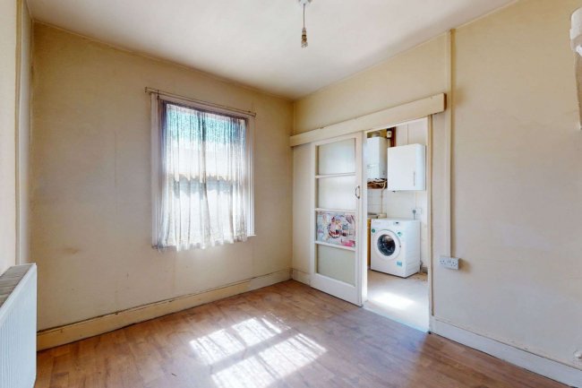 1 Quintin Avenue, Wimbledon Chase, London SW20 8LD 3