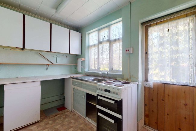 25A Shelley Avenue, Greenford, Middlesex UB6 8RX 9