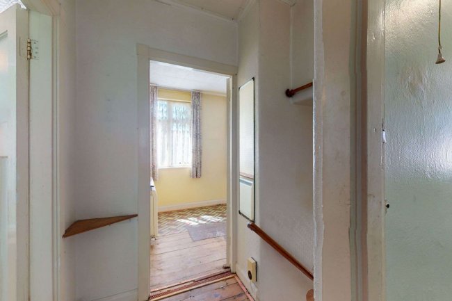 25A Shelley Avenue, Greenford, Middlesex UB6 8RX 9