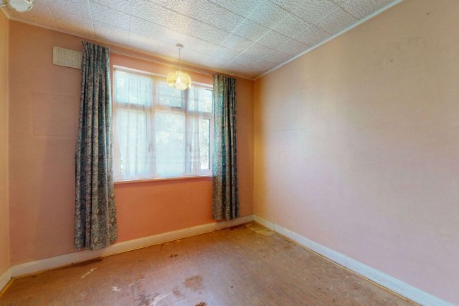 25A Shelley Avenue, Greenford, Middlesex UB6 8RX 9