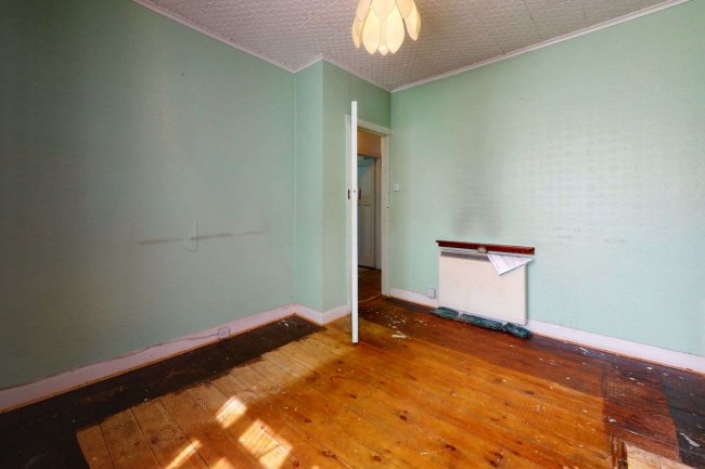 25A Shelley Avenue, Greenford, Middlesex UB6 8RX 9