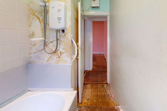 25A Shelley Avenue, Greenford, Middlesex UB6 8RX 9