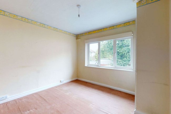 1 Rothbury Gardens, Isleworth, Middlesex TW7 5JG 10