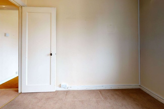 1 Rothbury Gardens, Isleworth, Middlesex TW7 5JG 10