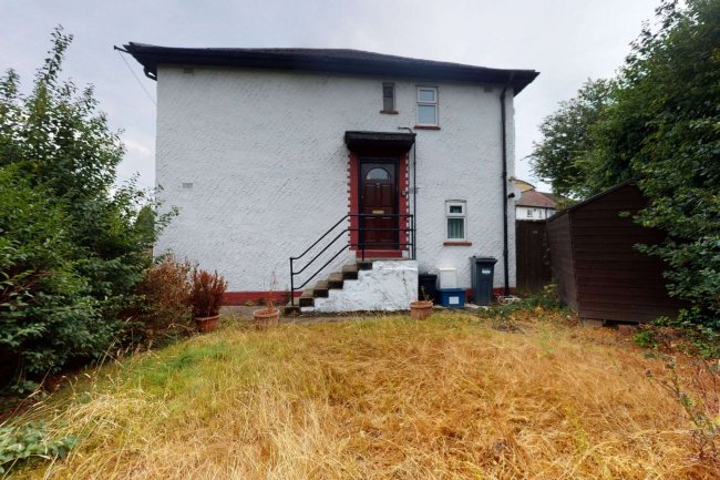 1 Rothbury Gardens, Isleworth, Middlesex TW7 5JG 10