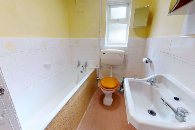 1 Rothbury Gardens, Isleworth, Middlesex TW7 5JG 10