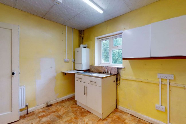 1 Rothbury Gardens, Isleworth, Middlesex TW7 5JG 10