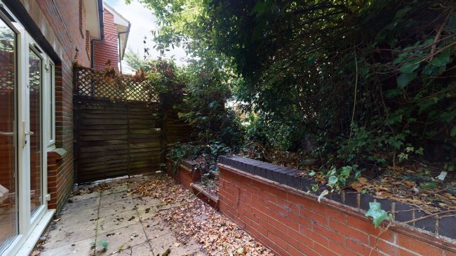 68 Autumn Drive, Belmont, Surrey SM2 5BA 8