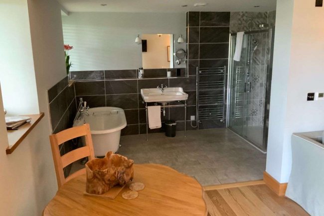 Lyth Valley Country Inn, Lyth, Near Kendal, Cumbria LA8 8DB 4