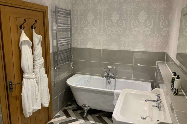 Lyth Valley Country Inn, Lyth, Near Kendal, Cumbria LA8 8DB 4